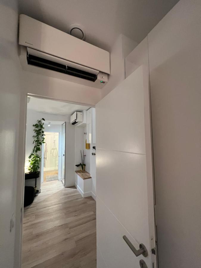 5 Stars 2-br In Center , Air Conditioner , Elevator